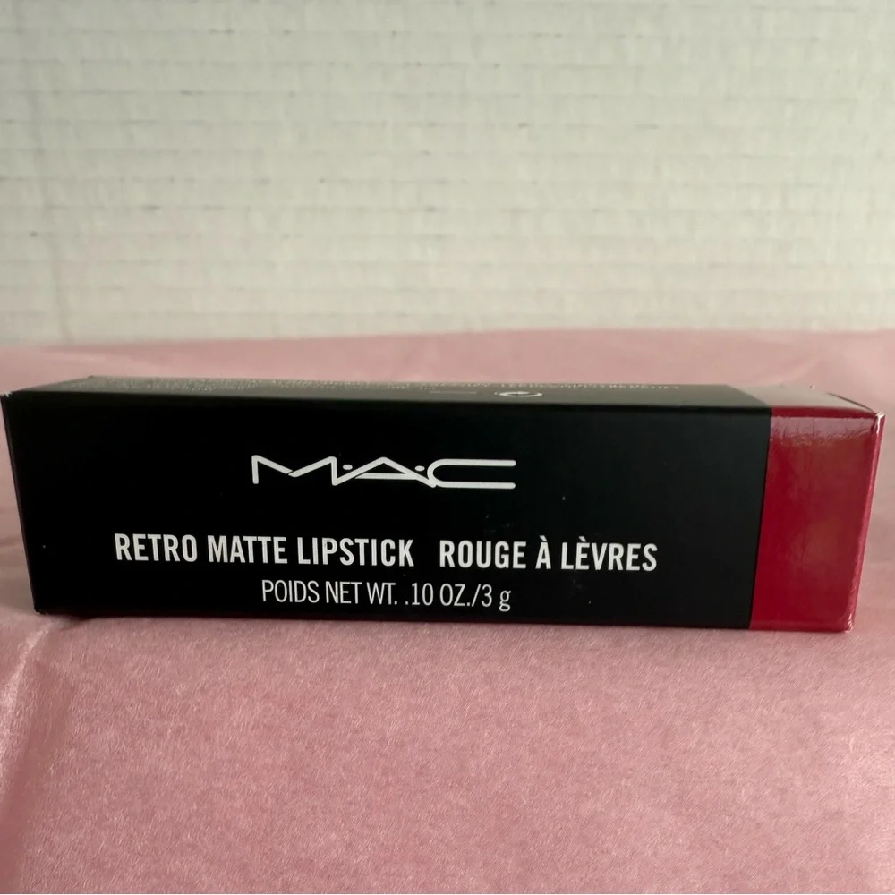 New in Box Mac Retro Matte Lipstick in 701 “All Fired Up” a Bright Fuchsia Matte - Picture 4 of 11